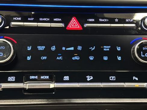 Used 2025 Hyundai Santa Fe Calligraphy AWD/4WD image 18