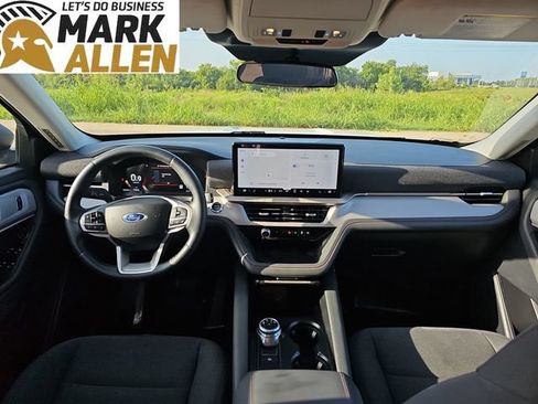 Used 2025 Ford Explorer Active AWD/4WD image 19