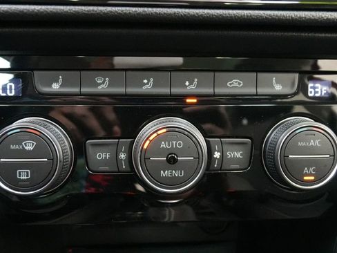 Used 2024 Volkswagen Taos SE image 44