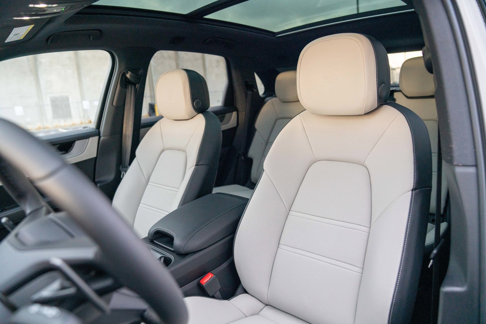 Certified 2026 Porsche Cayenne AWD/4WD image 5