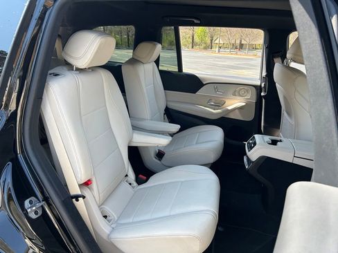 Used 2025 Mercedes-Benz GLS 450 4MATIC image 53