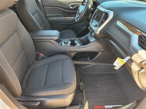 Used 2023 GMC Acadia SLE w/ Driver Convenience Package image 14