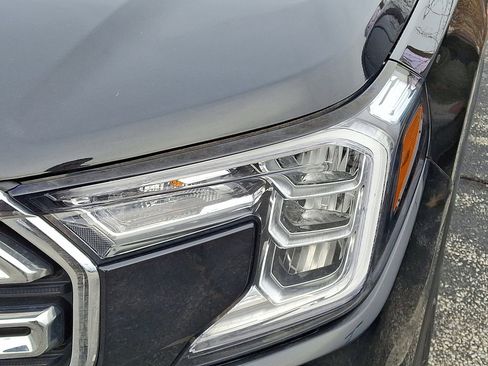 Used 2023 GMC Terrain SLT image 4