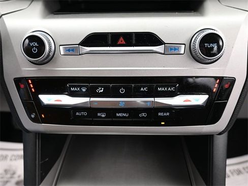 Used 2022 Ford Explorer XLT w/ Equipment Group 202A image 16