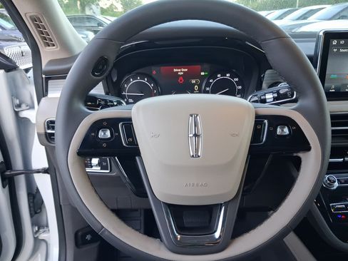 Used 2022 Lincoln Corsair FWD w/ Equipment Group 101A image 15
