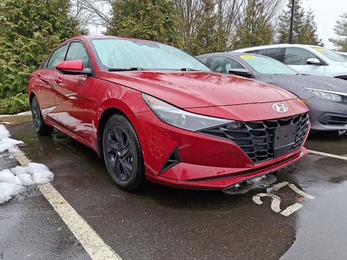 Certified 2022 Hyundai Elantra SEL w/ Convenience Package image 10