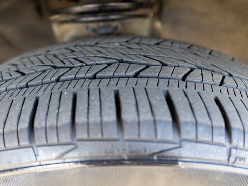 Used 2023 Buick Enclave Avenir image 42