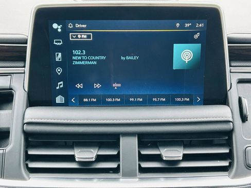 Used 2022 Chevrolet Suburban Premier image 28