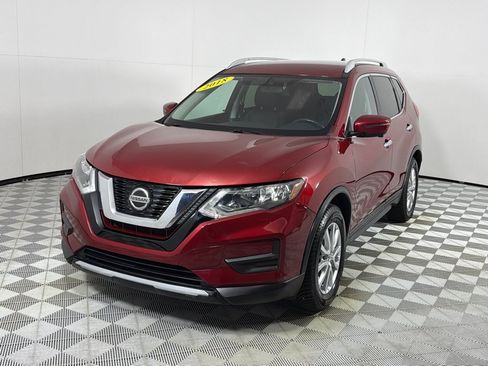 Used 2018 Nissan Rogue SV w/ Premium Package FWD image 9