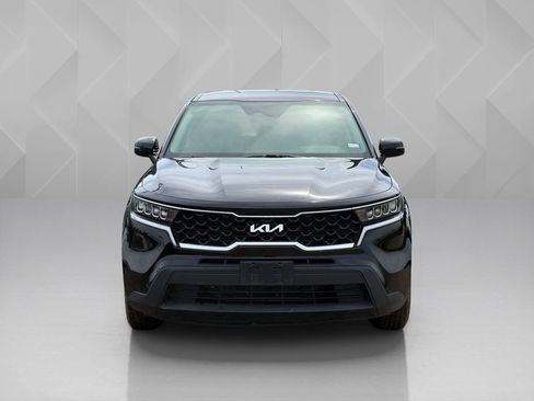 Used 2023 Kia Sorento LX FWD image 2