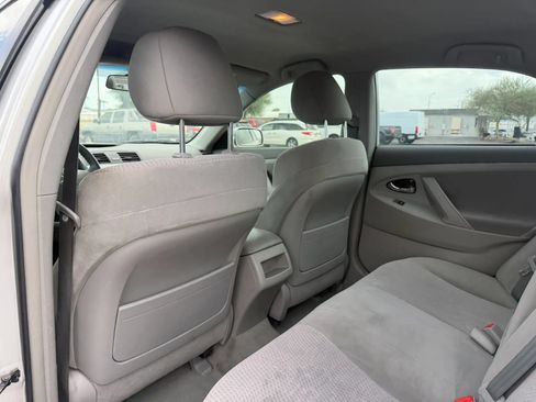 Used 2011 Toyota Camry LE FWD image 22