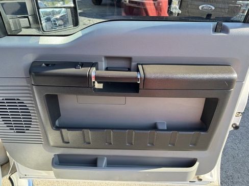 Used 2016 Ford F250 XL w/ Power Equipment Group image 16