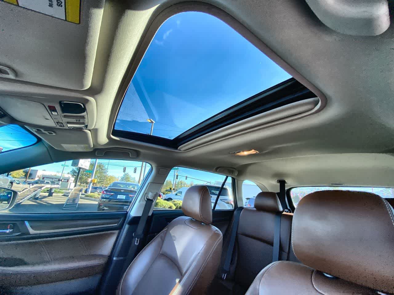 Used 2019 Subaru Outback 3.6R Touring w/ Popular Package #3A AWD/4WD image 22