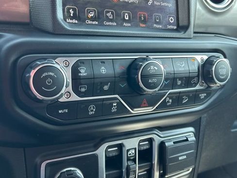 Used 2020 Jeep Wrangler Unlimited Sahara AWD/4WD image 42