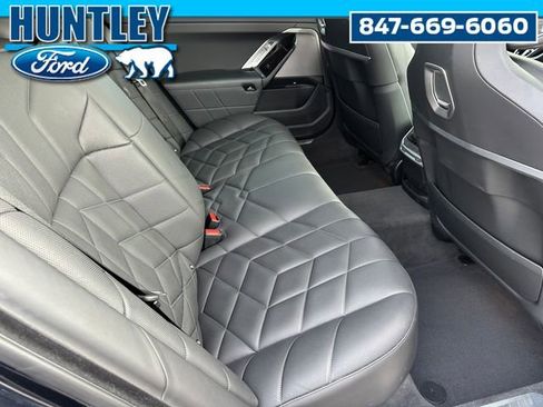 Used 2024 BMW 740i xDrive image 11