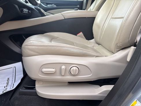 Certified 2018 Buick Enclave Essence image 28