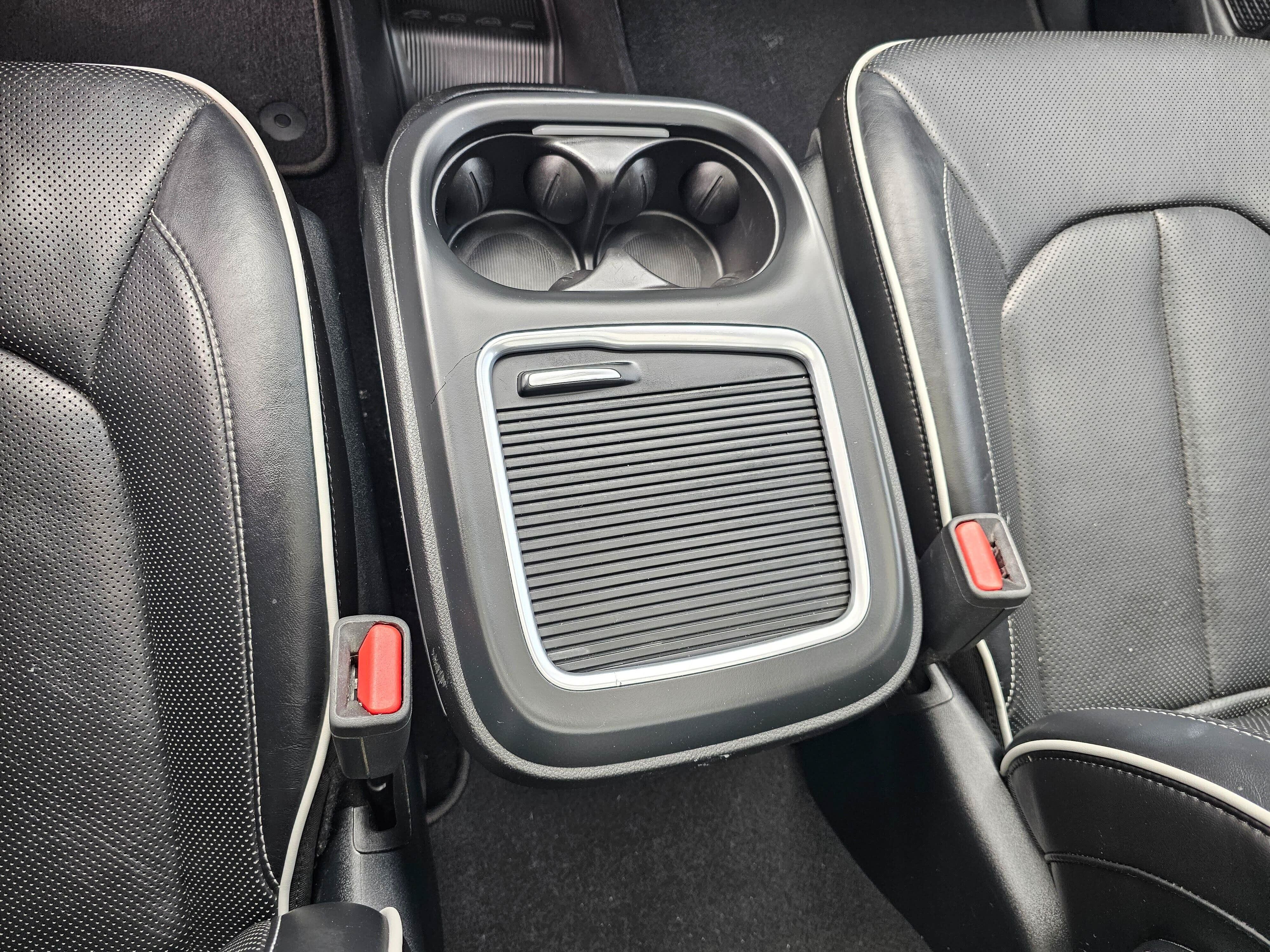 Used 2019 Chrysler Pacifica Limited w/ Advanced Safetytec Group FWD image 28