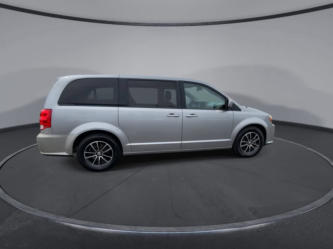 Used 2019 Dodge Grand Caravan GT FWD image 9
