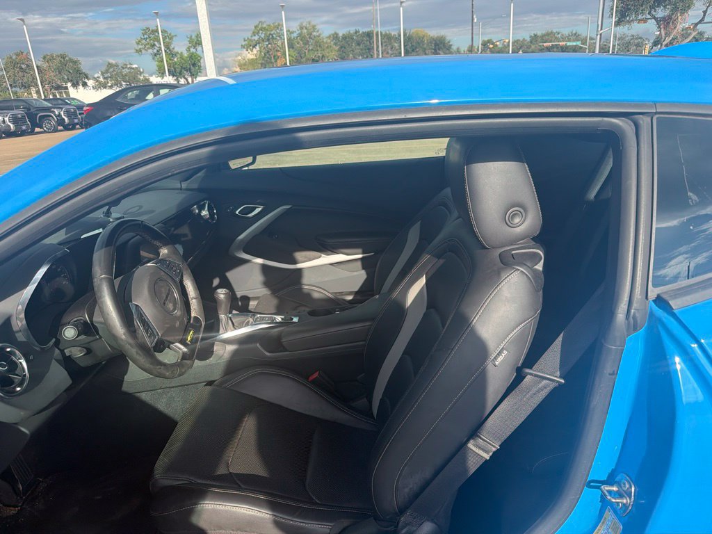 Used 2023 Chevrolet Camaro LT RWD image 2