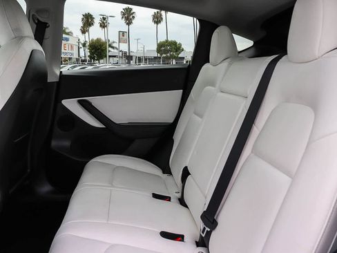 Used 2022 Tesla Model Y Performance AWD/4WD image 20