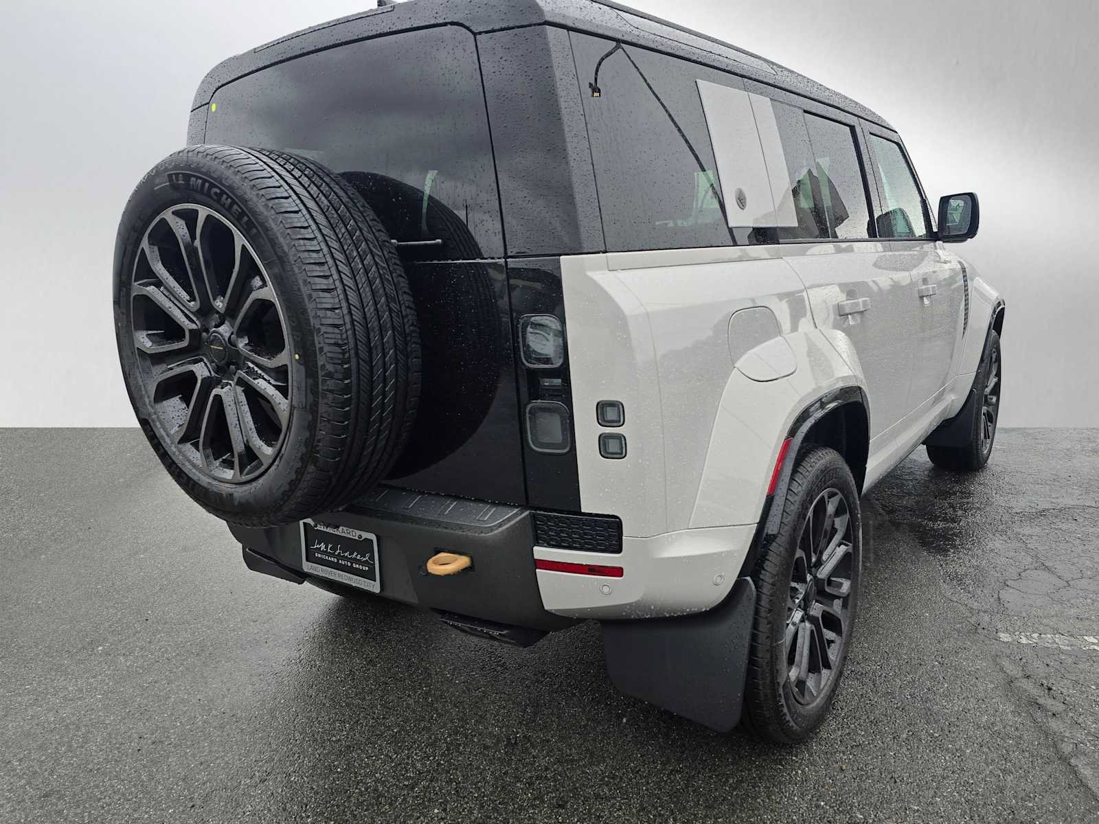 New 2026 Land Rover Defender 110 OCTA AWD/4WD image 5