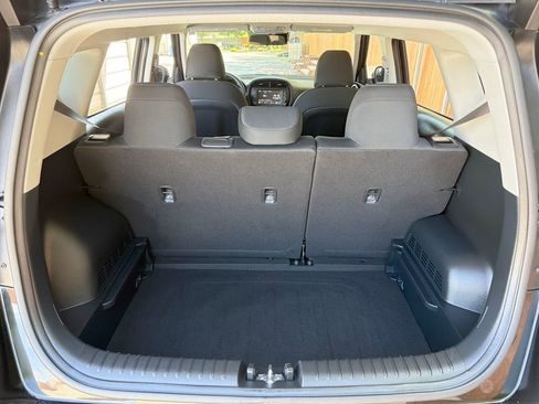 Used 2025 Kia Soul LX FWD image 29