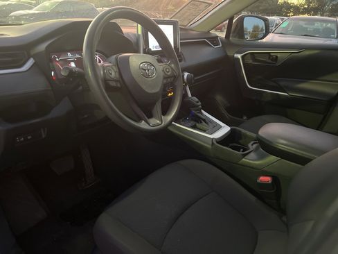 Used 2024 Toyota RAV4 LE image 9