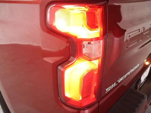 Used 2023 Chevrolet Silverado 1500 High Country w/ High Country Premium Package RWD image 31