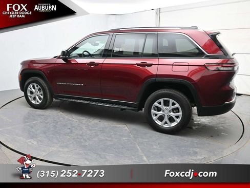 Used 2023 Jeep Grand Cherokee Limited image 15
