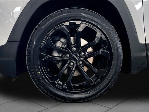 Used 2021 GMC Terrain SLE w/ Driver Convenience Package FWD image 11