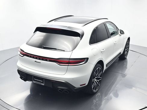 Certified 2026 Porsche Macan AWD/4WD image 38