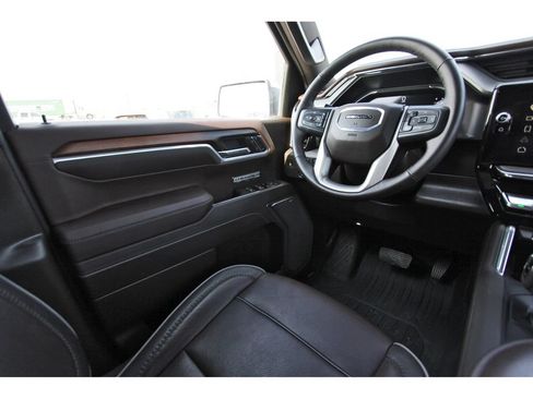 Used 2025 GMC Sierra 1500 Denali w/ Denali Reserve Package AWD/4WD image 9