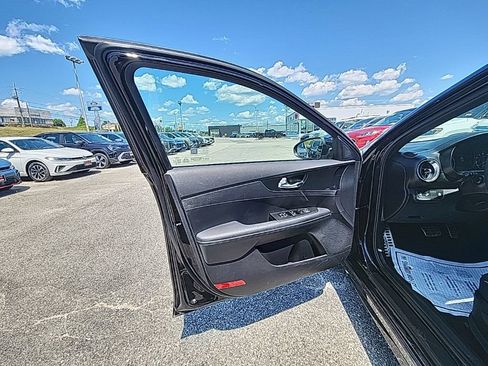 Used 2023 Kia Forte GT-Line w/ GT-Line Premium Package FWD image 12