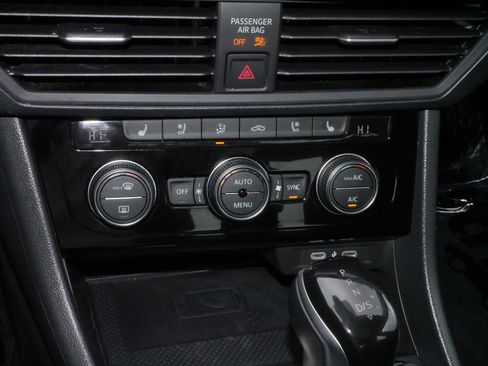 Certified 2024 Volkswagen Jetta SEL image 23