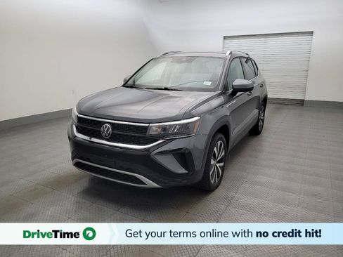 Used 2024 Volkswagen Taos SE FWD image 1