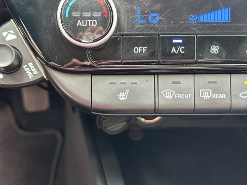 Used 2023 Hyundai Elantra Blue FWD image 23