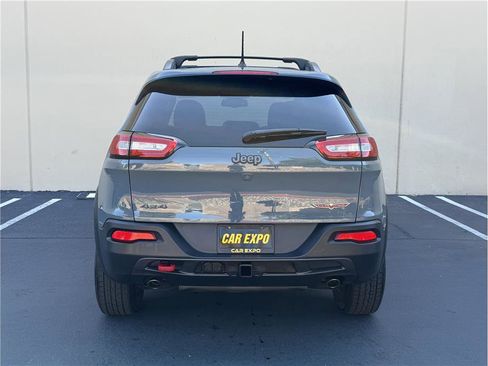 Used 2015 Jeep Cherokee Trailhawk w/ Comfort/Convenience Group AWD/4WD image 5