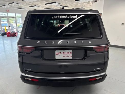 Used 2024 Jeep Wagoneer L Series III w/ Flexible Seating Group AWD/4WD image 9