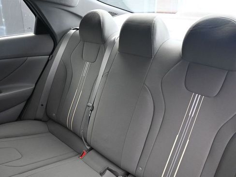 Used 2025 Hyundai Elantra Sport FWD image 19