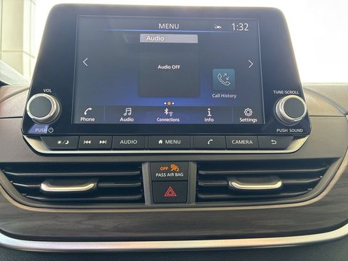 Used 2025 Nissan Altima 2.5 SV FWD image 34