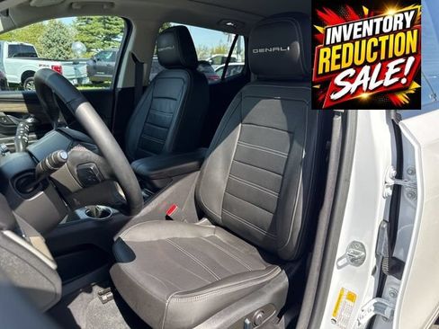 Used 2023 GMC Terrain Denali w/ Denali Premium Package AWD/4WD image 10