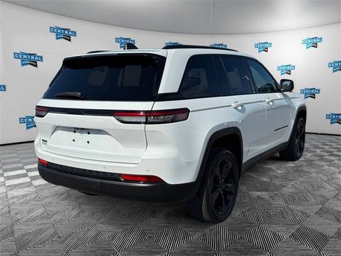 Certified 2023 Jeep Grand Cherokee Altitude image 6