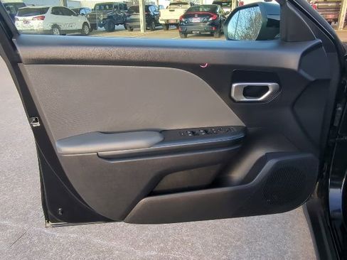Used 2025 Kia K4 LXS image 13