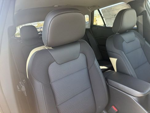 New 2026 Chevrolet Trax LT w/ Sunroof Package image 43