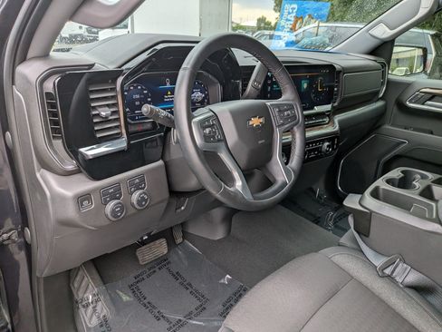 Used 2023 Chevrolet Silverado 1500 LT AWD/4WD image 15