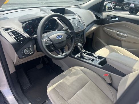 Used 2018 Ford Escape SE FWD image 17