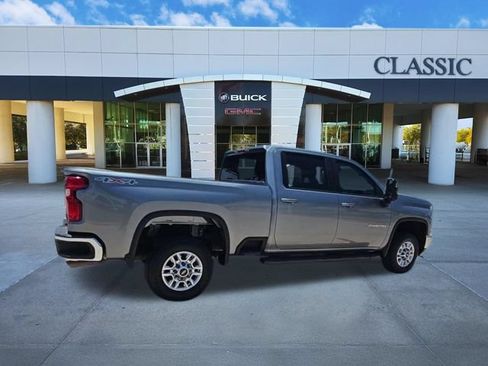 Used 2024 Chevrolet Silverado 2500 LT AWD/4WD image 8