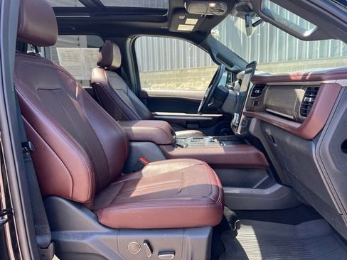 Used 2024 Ford Expedition Limited AWD/4WD image 11