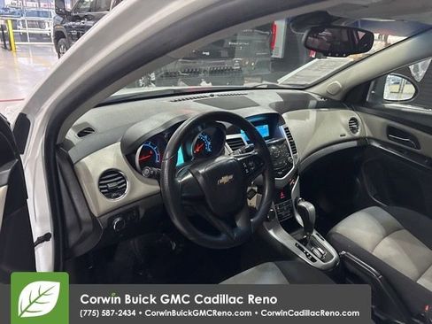 Used 2016 Chevrolet Cruze LS FWD image 10