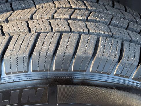 Used 2024 Ford F250 XL w/ XL Chrome Package image 11